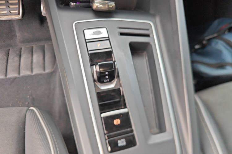 Volkswagen Golf 2021 car image #14