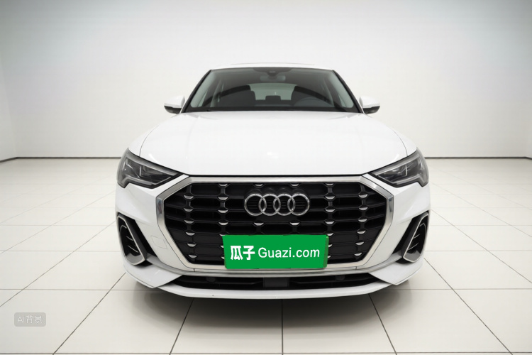 Audi Q3 2020 car image #3