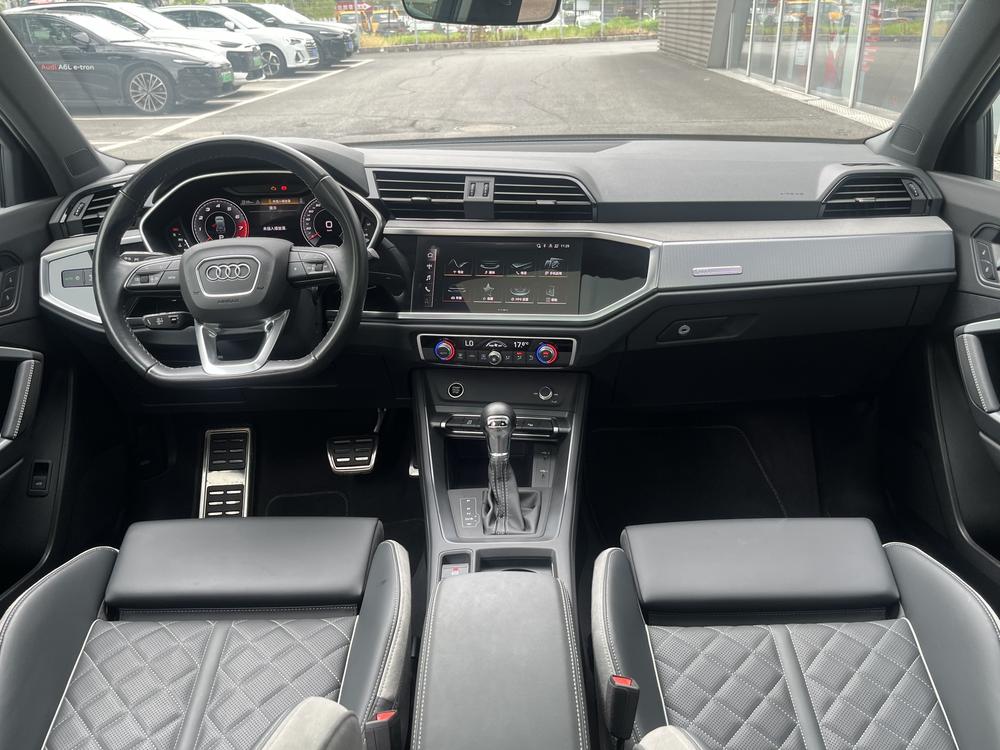 Audi Q3 2024 car image #9