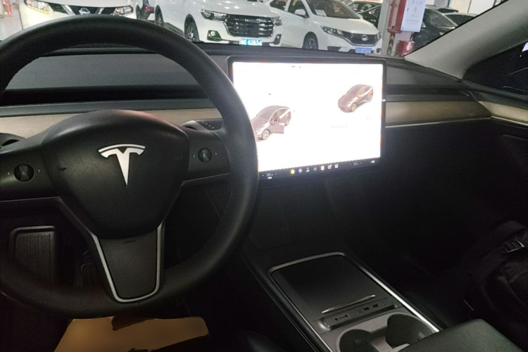 Tesla Model Y 2023 #11 Tesla Model Y 2023 immagine di auto #11