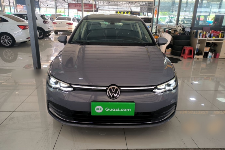 Volkswagen Golf 2021 car image #3