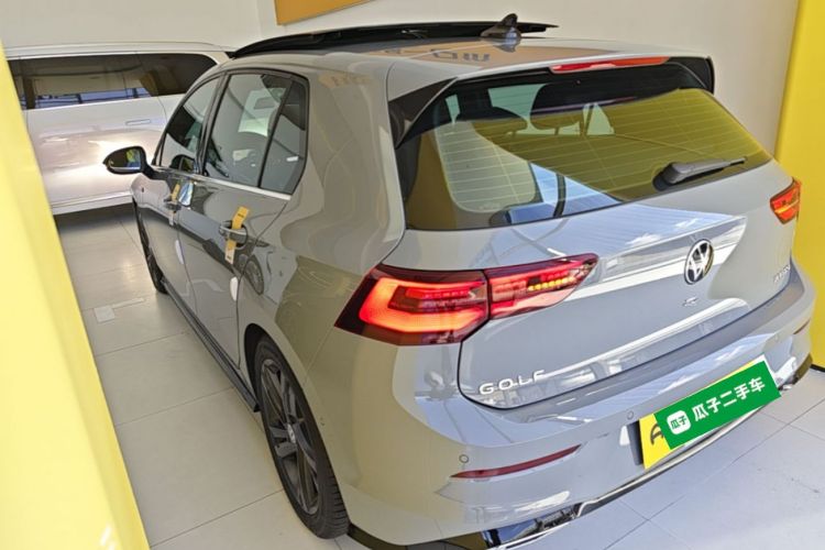 Volkswagen Golf 2024 car image #7