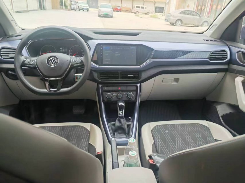 Volkswagen T-Cross 2019 immagine di auto #6