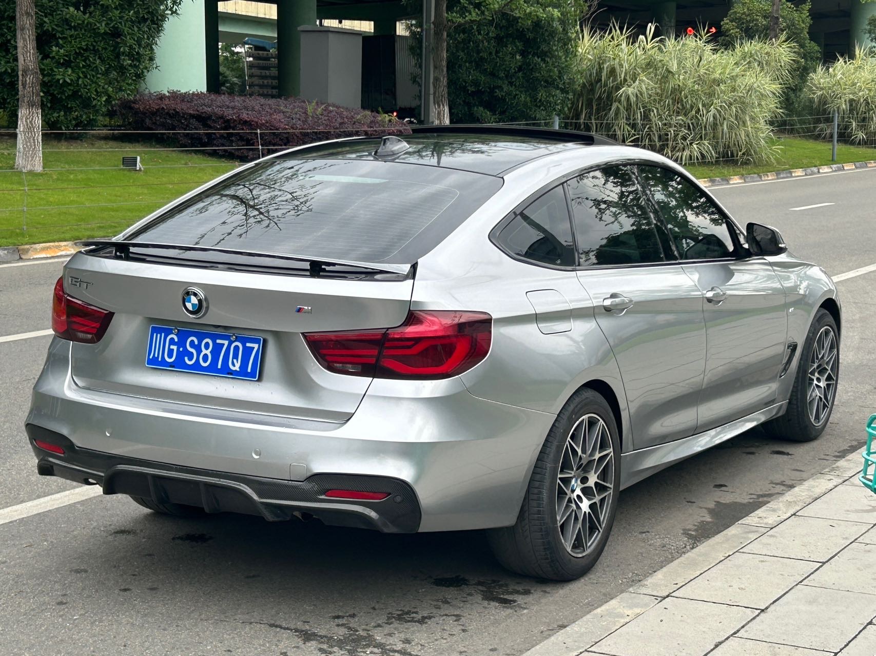BMW 3 Series GT 2021 #4 BMW 3 Series GT 2021 car image #4