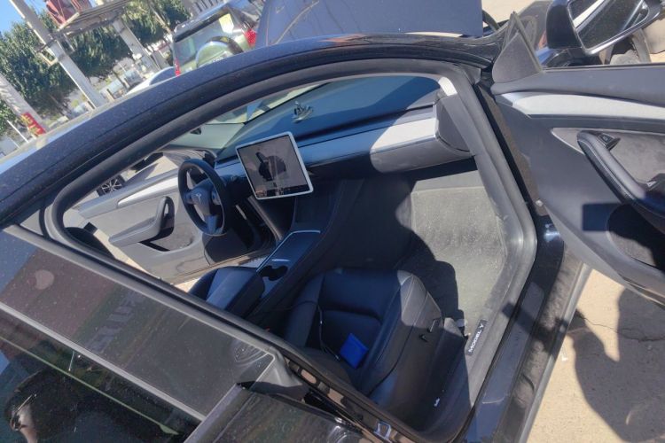 Tesla Model Y 2023 #21 Tesla Model Y 2023 car image #21