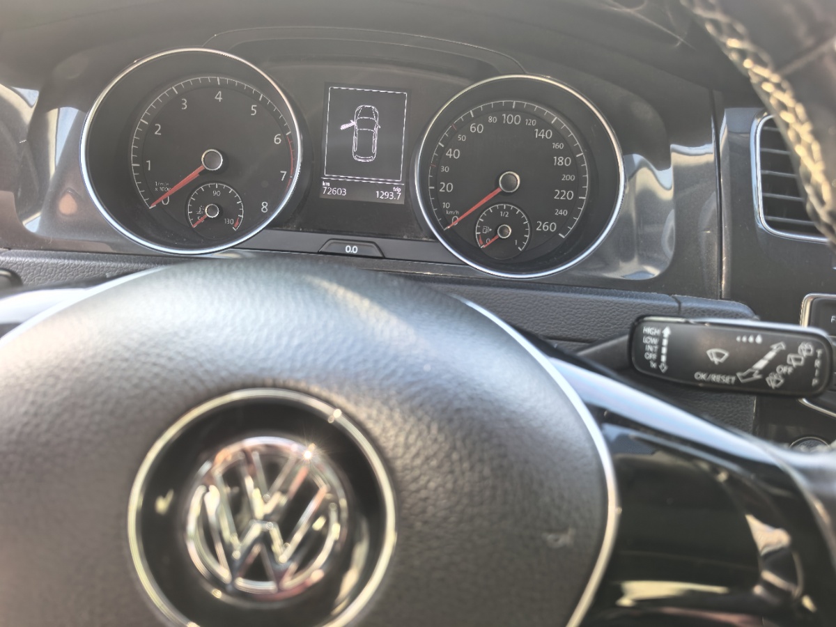 Volkswagen Golf 2017 car image #6