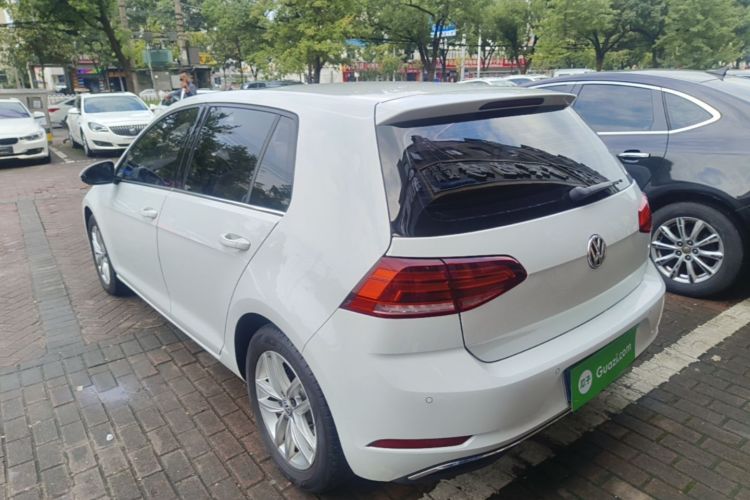 Volkswagen Golf 2018 car image #5
