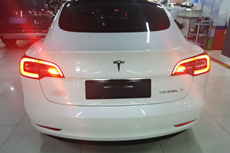 Tesla Model 3 2023 #4 Tesla Model 3 2023 car image #4