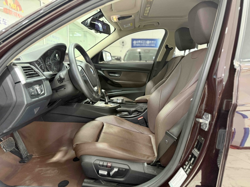 BMW 3 Series 2019 car image #4