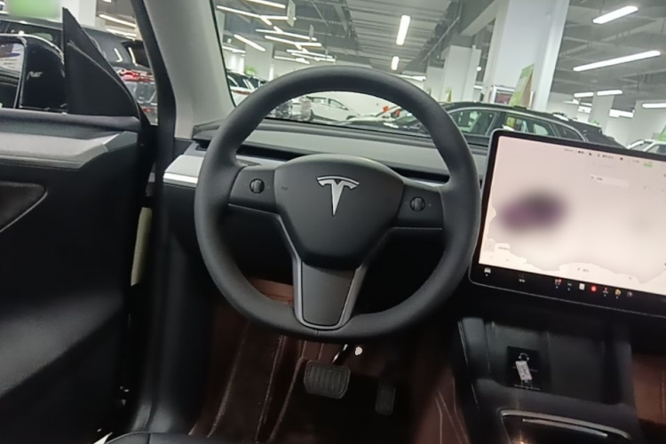 Tesla Model Y 2024 #11 Tesla Model Y 2024 car image #11