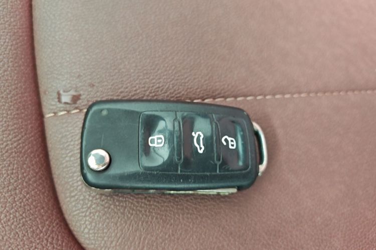 Volkswagen Santana 2017 #9 Volkswagen Santana 2017 car image #9