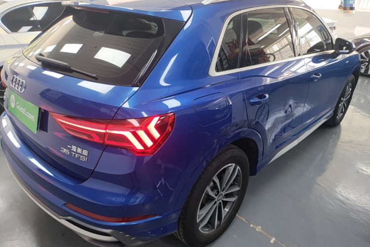 Audi Q3 2021 car image #5