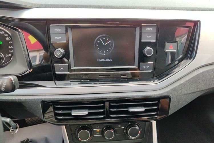 Volkswagen Polo 2020 car image #13