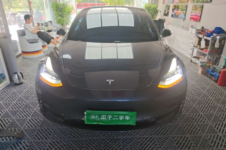 Tesla Model 3 2020 car image #3