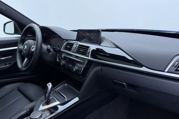 BMW 3 Series GT 2019 #23 BMW 3 Series GT 2019 car image #23