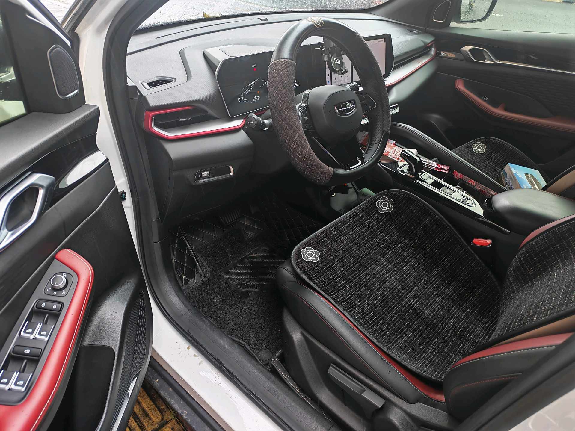 GEELY Coolray 2023 #2 GEELY Coolray 2023 imagem de carro #2