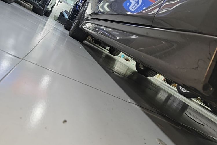 BMW 3 Series 2018 car image #26