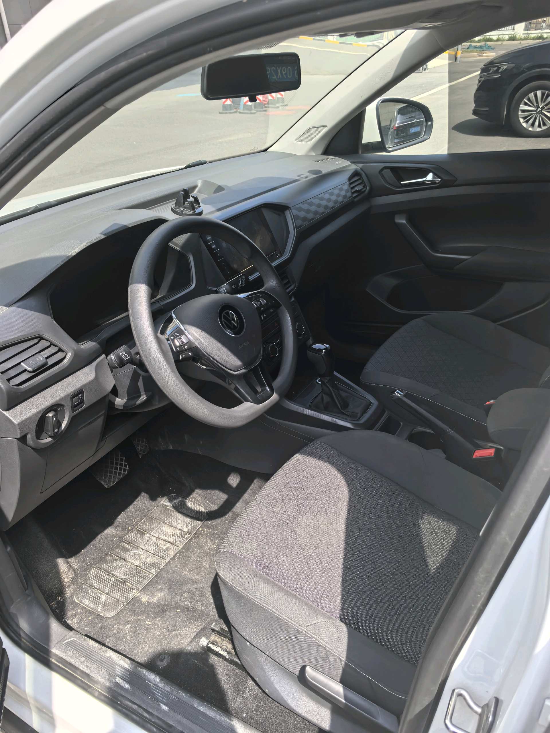 Volkswagen T-Cross 2023 car image #6