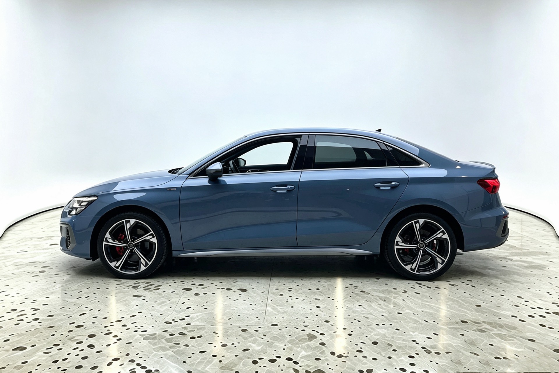 2022 immagine di auto #4
