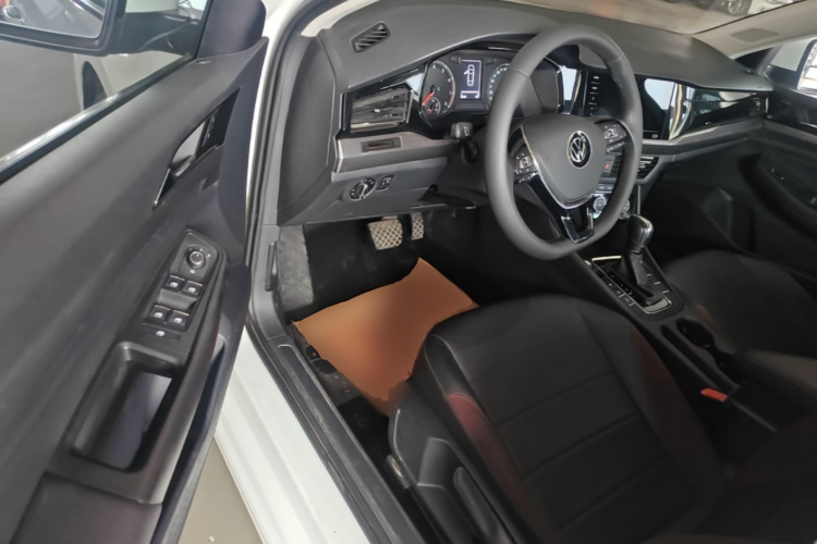 Volkswagen Bora 2022 car image #12