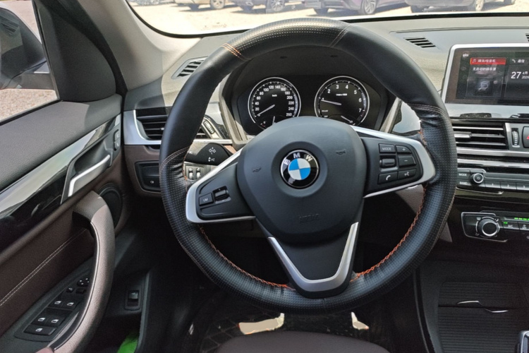 BMW X1 2020 car image #12