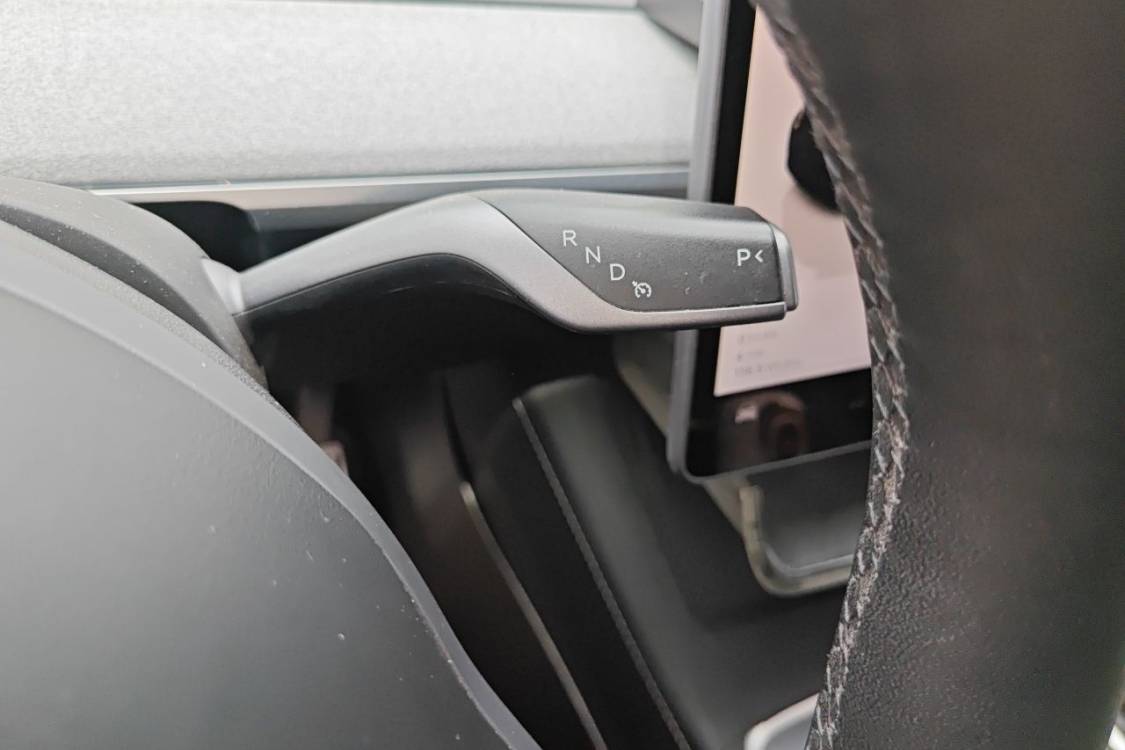 Tesla Model Y 2024 #29 Tesla Model Y 2024 immagine di auto #29