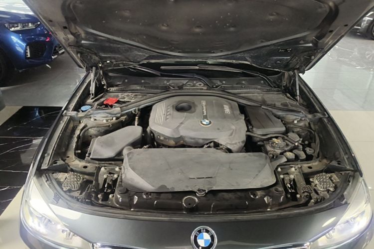 BMW 3 Series GT 2018 صورة سيارة #20