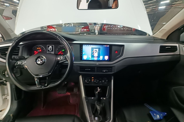 Volkswagen Polo 2020 car image #11