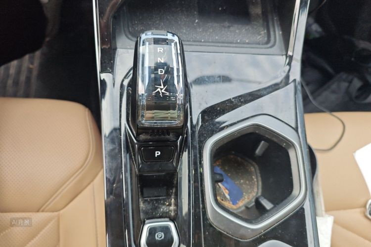 GEELY Boyue L 2023 car image #16