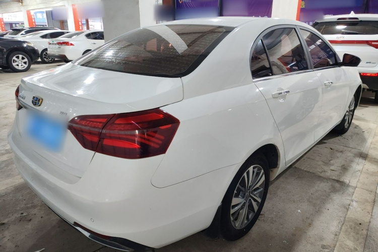 GEELY Emgrand 2018 car image #7