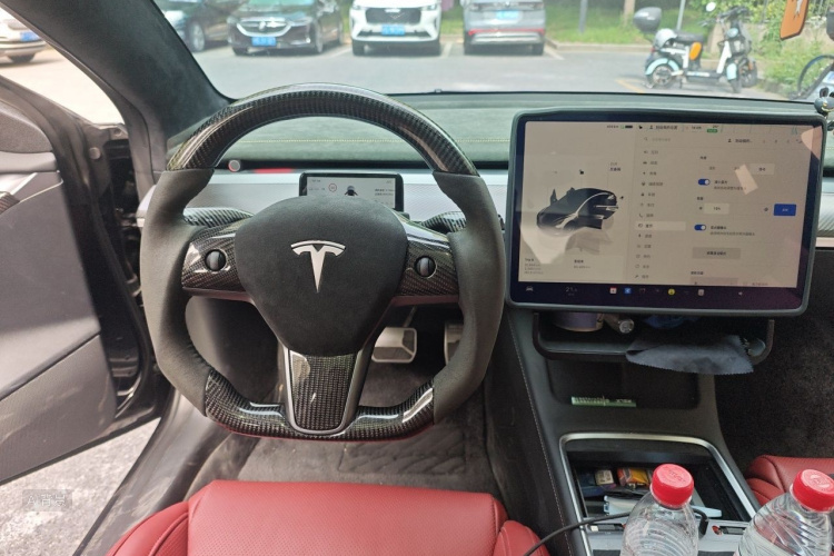 Tesla Model 3 2023 car image #12