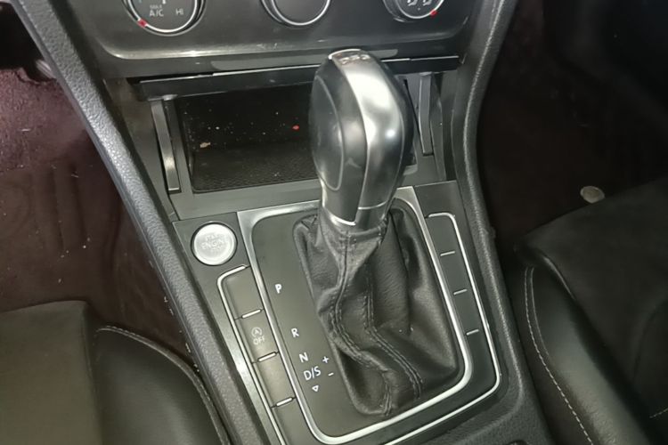 Volkswagen Golf 2019 #18 Volkswagen Golf 2019 car image #18