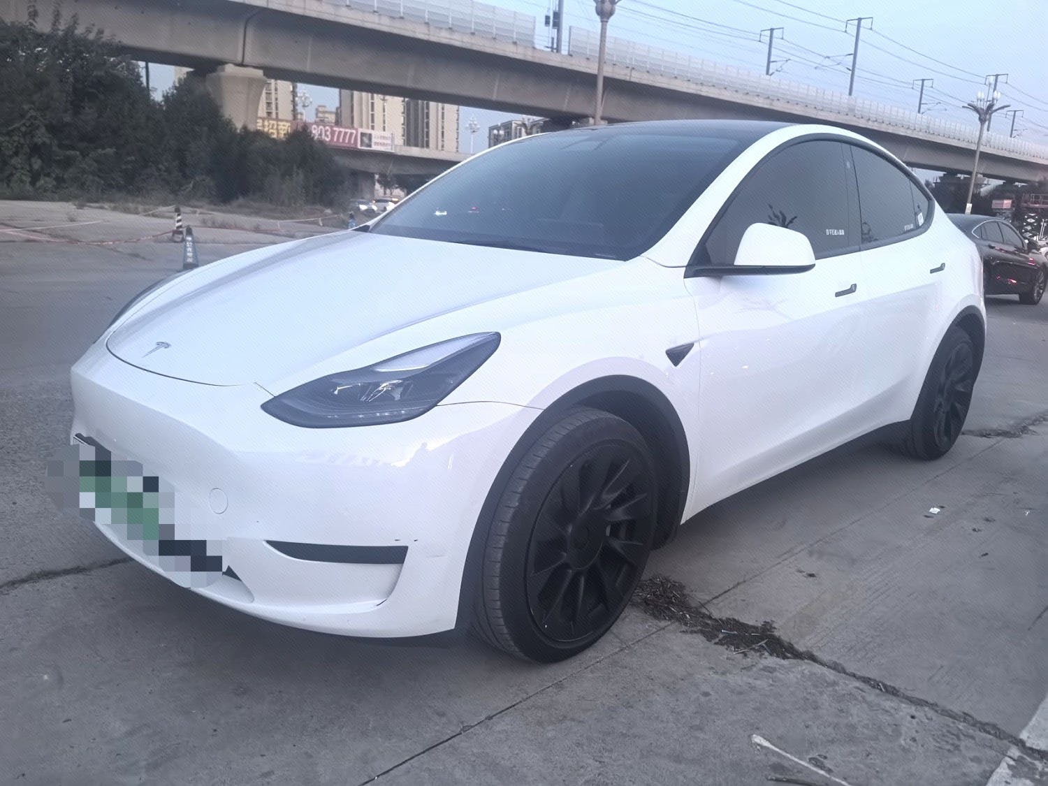 Tesla Model Y 2022 Tesla Model Y 2022 car image