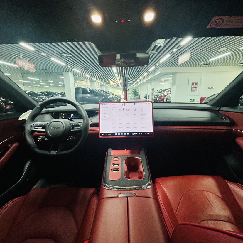 MI SU7 2024 immagine di auto #6