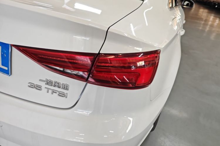 Audi A3 2018 car image #8