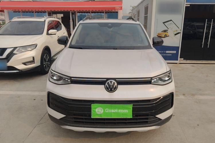 Volkswagen Tharu 2025 car image #3