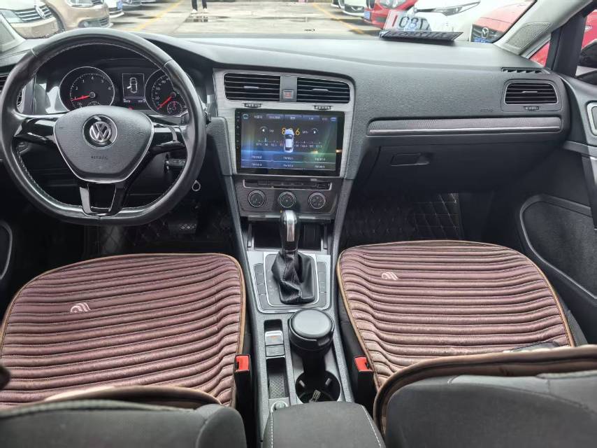 Volkswagen Golf 2017 car image #6