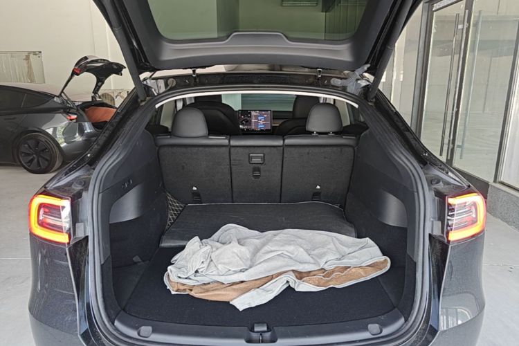 Tesla Model Y 2023 #19 Tesla Model Y 2023 car image #19