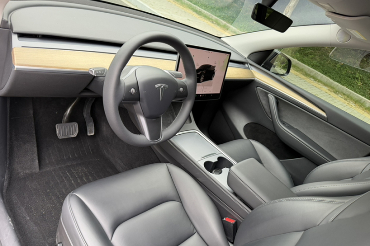 Tesla Model Y 2022 #25 Tesla Model Y 2022 car image #25