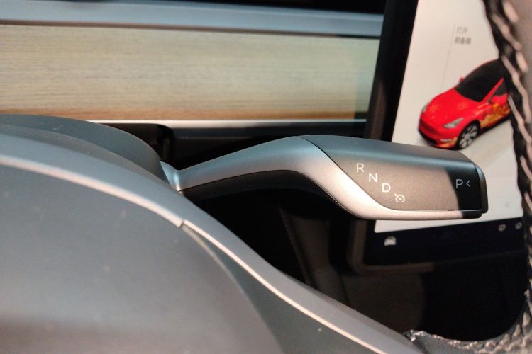 Tesla Model Y 2022 #18 Tesla Model Y 2022 car image #18