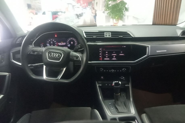 Audi Q3 2021 #15 Audi Q3 2021 car image #15