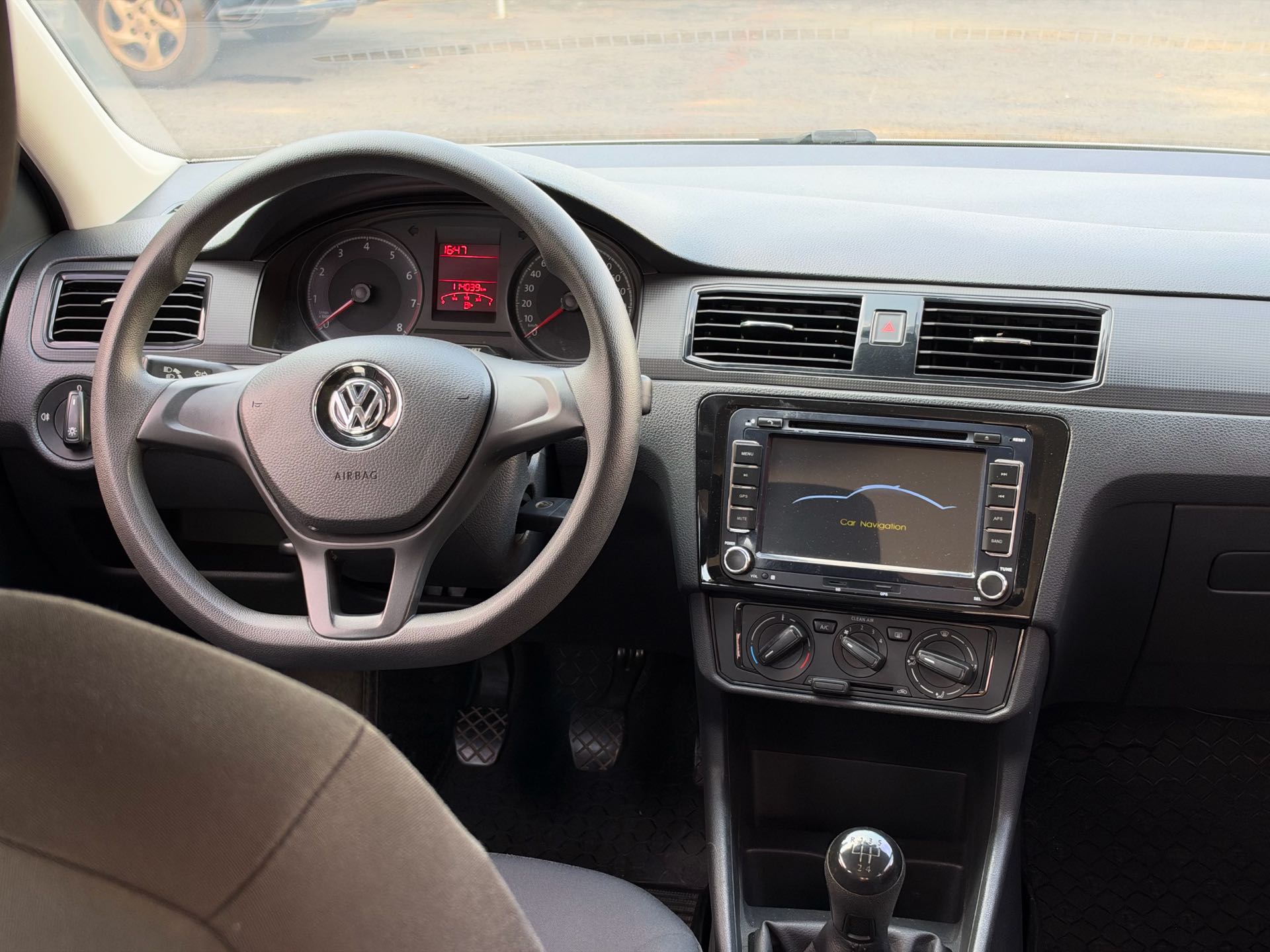 Volkswagen Santana 2017 car image #5