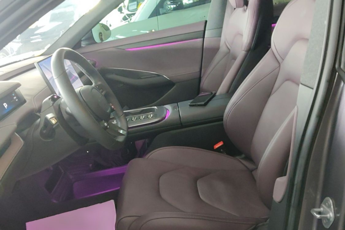 MI SU7 2024 car image #12