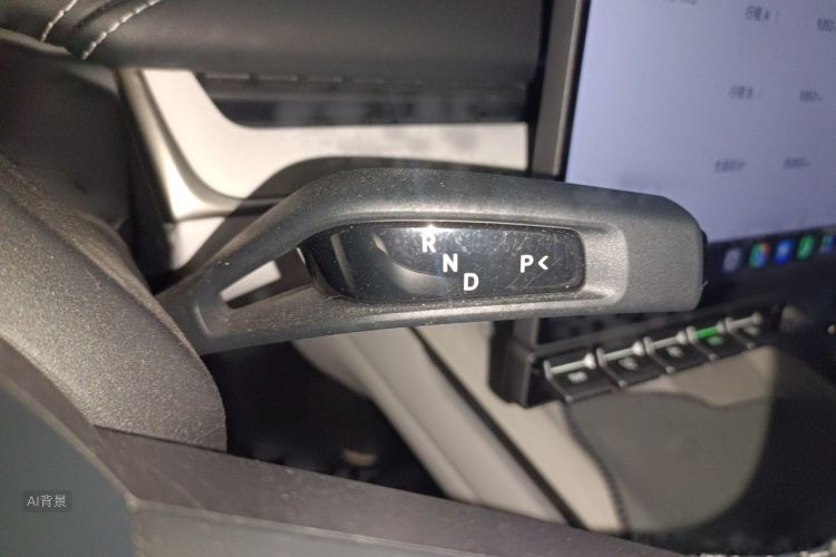 MI SU7 2024 immagine di auto #16