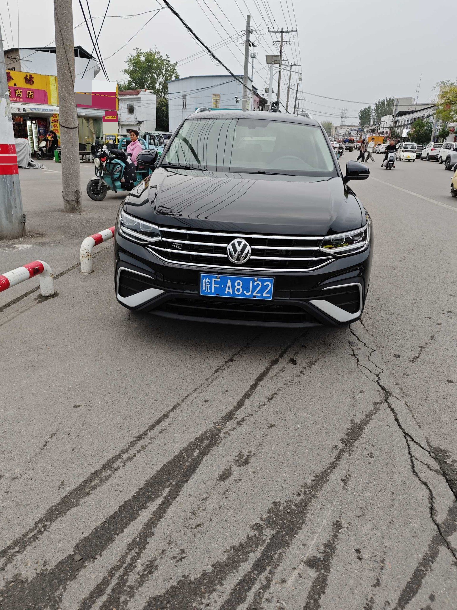 Volkswagen Tiguan L 2025 immagine di auto #4