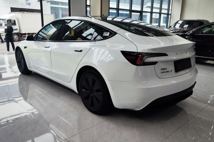 Tesla Model 3 2024 #5 Tesla Model 3 2024 immagine di auto #5
