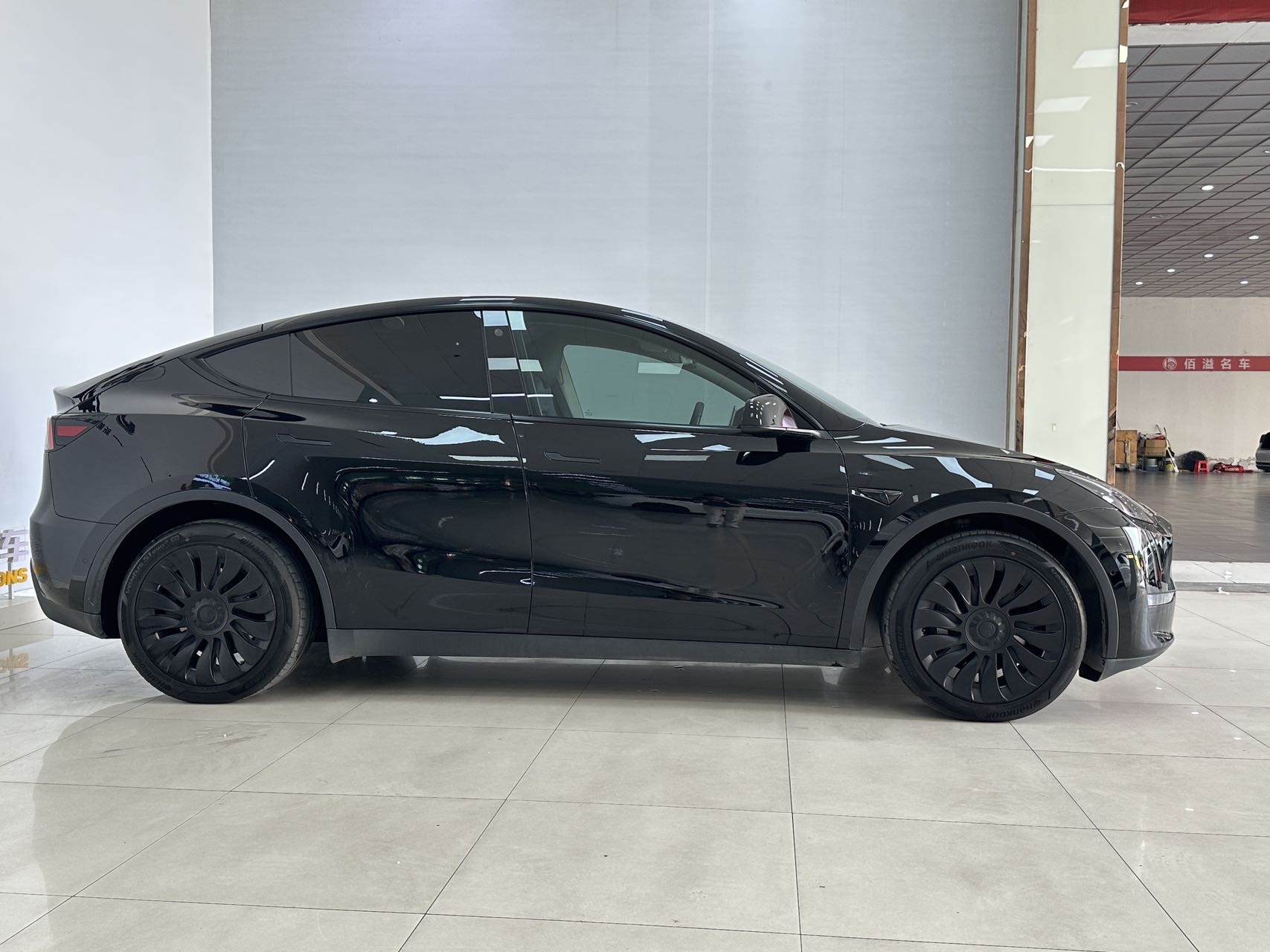 Tesla Model Y 2021 car image #4