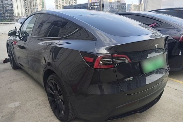 Tesla Model Y 2024 car image #5