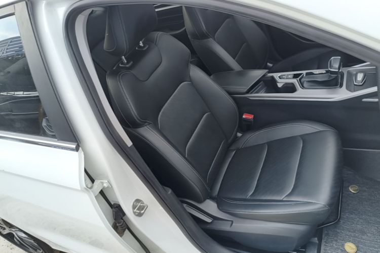 GEELY Emgrand 2022 #24 GEELY Emgrand 2022 car image #24