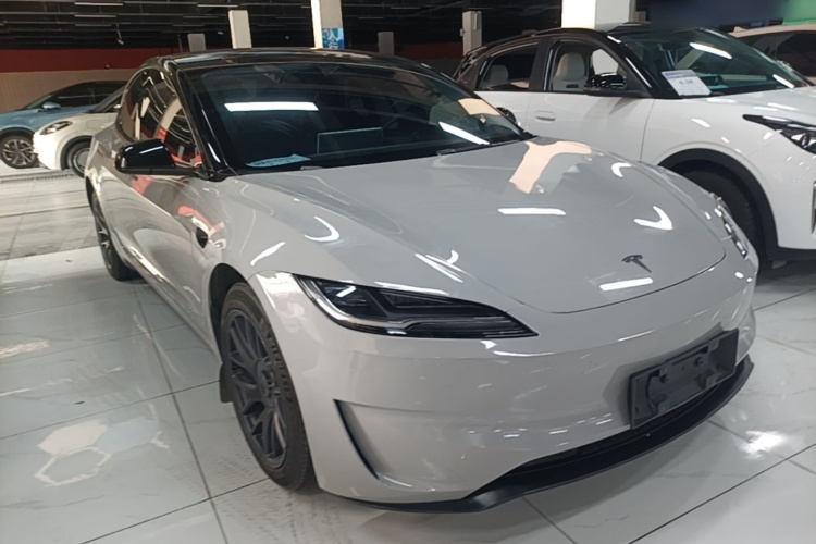 Tesla Model 3 2024 car image #4